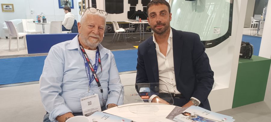presso lo stand di Crystal Motor