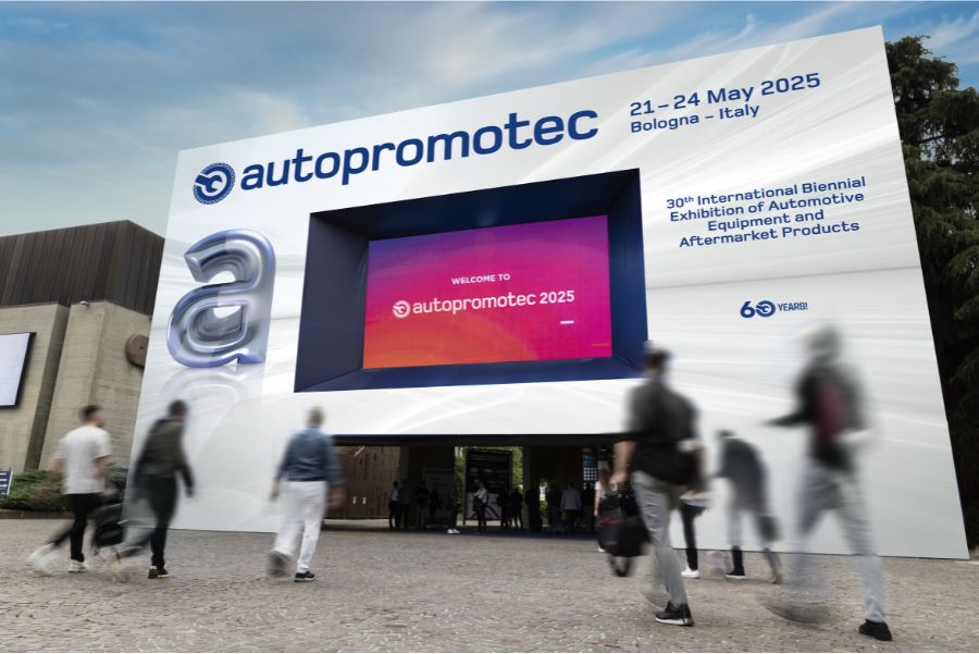 ingresso principale della fiera Autopromotec 2025
