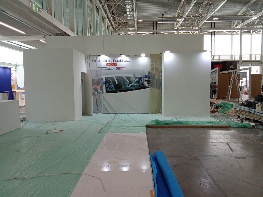 il nostro stand in fase di allestimento